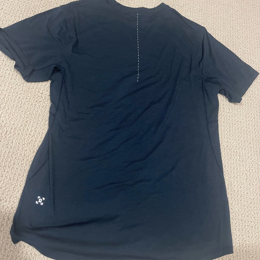 NAVY BLUE LULULEMON MEN’S TSHIRT
